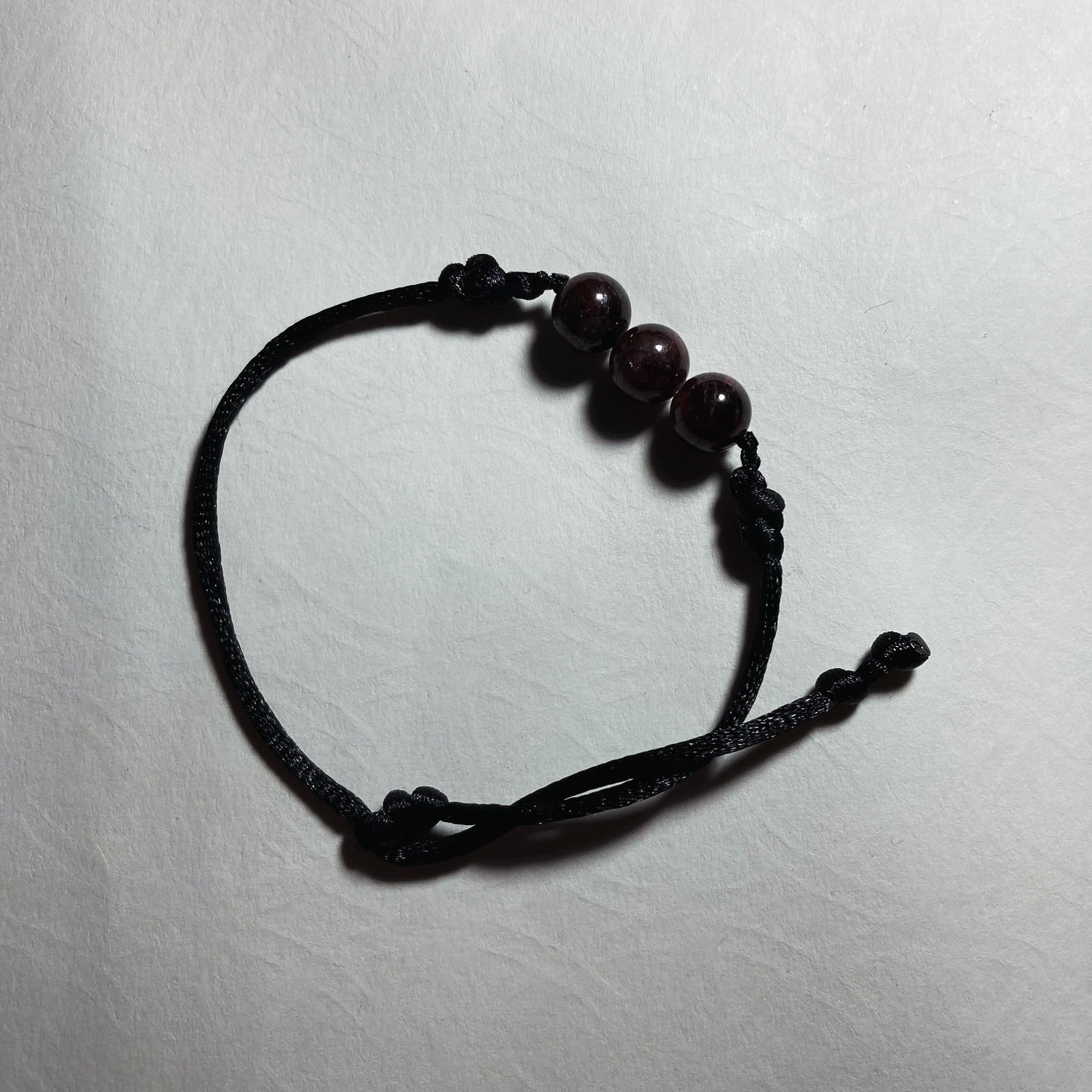 Bracelet Grenat.